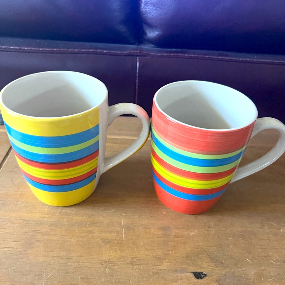 Brylane Home coffee mugs. Set of two in excellent condition.